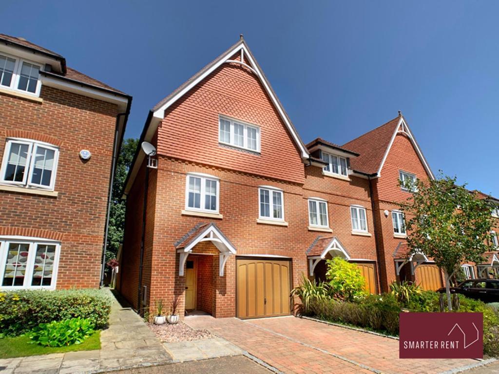 Maidenhead, Leander - 3 Bedroom - Parking & Garden Esterno foto